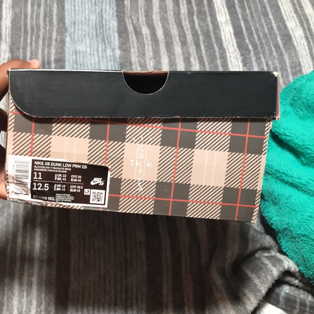Shoes - Picture 4 of 4